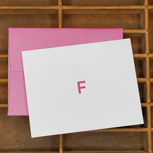Ensemble de cartes de correspondance pliées typographiques monogrammes roses || Coffret de 6 cartes pour notes monogrammes roses || Monogramme de police moderne || Cartes de correspondance pliées Monogram