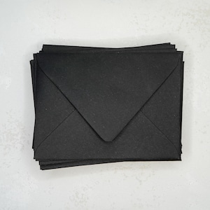 Zwarte A6-enveloppen voor uitnodigingen, benodigdheden voor handgemaakte kaarten en uitnodigingenveloppen voor de beste doe-het-zelf-huwelijksuitnodiging zwarte envelop.