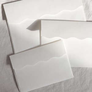 Buste con patta ondulata 5x7 US (13,3x18,4 cm) - Buste per inviti di nozze ondulate - Salva la data Annuncio di nascita Busta per piccole imprese