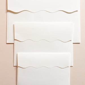 Enveloppes Wavy C5 (16.2x22.9cm) - Enveloppes Ivoires Rabat Vague - Enveloppes Forme Vague Invitations Mariage Faire-parts Naissance
