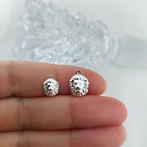 925スターリングシルバーのパフライオンチャーム、925スターリングシルバーのライオン、小さなライオンチャーム、手作りジュエリー用品、手作り用品