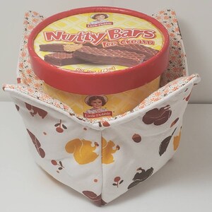 Ice Cream Pint Cozy - Cup &#39;o&#39; Noodle Cozy - Homemade 100% Cotton - Squirrels and Bursts