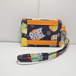 Cartera de identificación con pulsera forrada, llavero hecho a mano - Happy Hooter - Búho