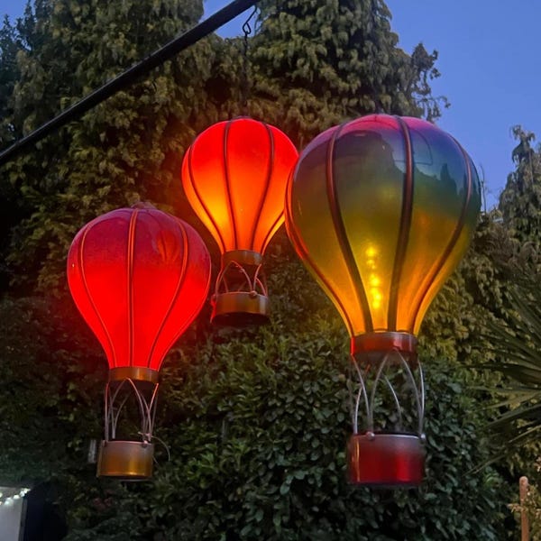 Solar Hot Air Balloon Lighting – Outdoor Hanging LED Light for Garden Patio Porch Décor - Eco friendly Colourful Yard Decoration Gift