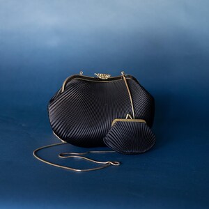 Women's Vintage Clutch Purse | Gold Plated Clasp | Matching Coin Purse