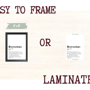 K&ouml;nnte beinhalten: Ein druckbarer Kunstdruck im Format 20,3 x 25,4 cm mit der Definition des Wortes "Literatur" in schwarzem Text auf wei&szlig;em Hintergrund. Der Druck kann gerahmt oder laminiert werden.