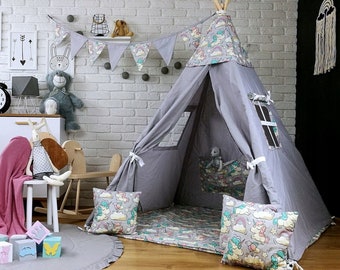 Mooie Kids Play Tent TIPI SET Tipe Tipe Wigwam Indian Tent voor meisje of jongen met vloermat 3 kussen stabilisator eenhoorn
