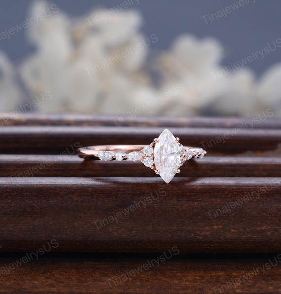 Anillo de compromiso de moissanita marquesa: anillo nupcial