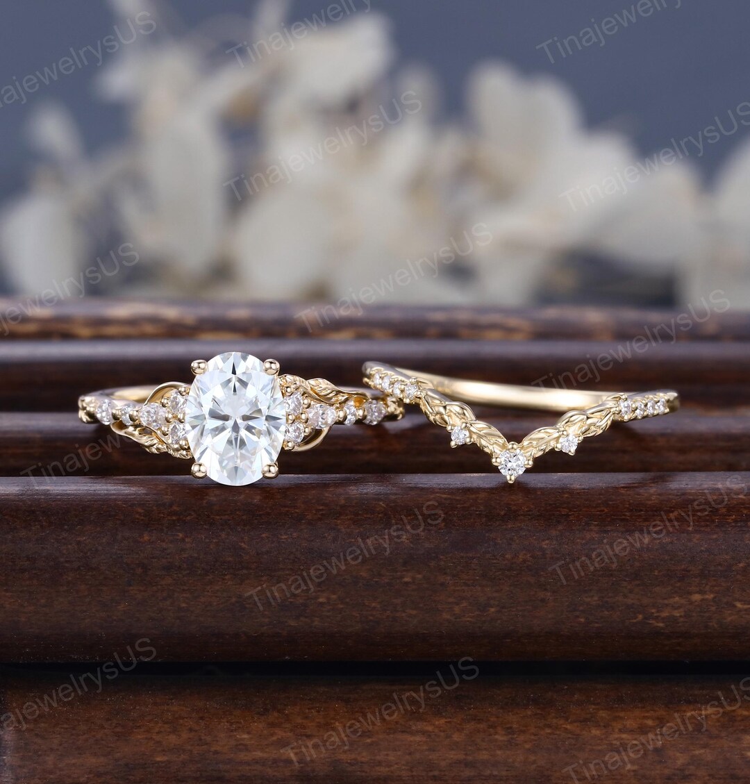 Oval Cut Moissanite Engagement Ring Yellow Gold Cluster Moissanite ...