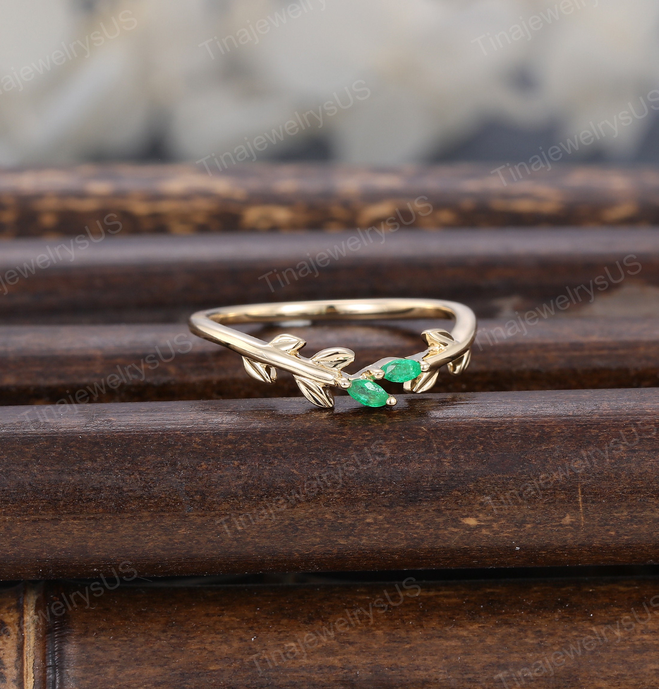 Vintage Emerald Curved Wedding Band Unique Yellow Gold Open Ring Women ...