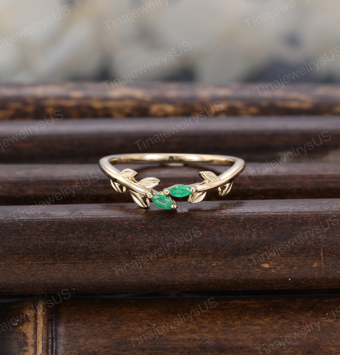 Vintage Emerald Curved Wedding Band Unique Yellow Gold Open Ring Women ...