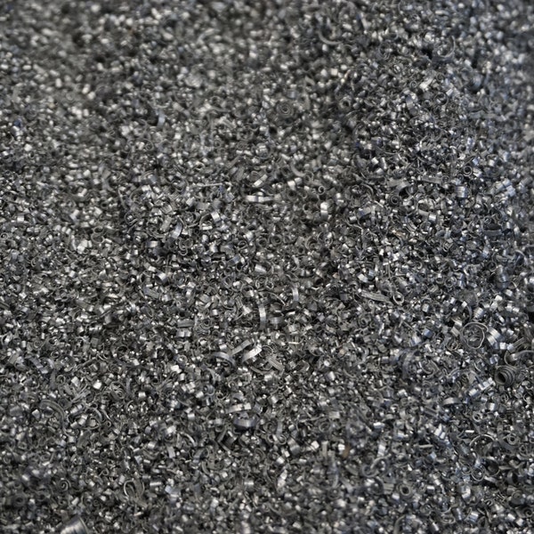 Decorative material ''Alu Sand'', high-quality aluminum shavings, metal shavings for sculptural design/orgonite production, silver