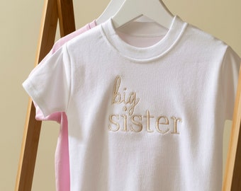 T-shirt ricamata per la sorella maggiore - Felpa per l'annuncio del bambino - Top per la sorella maggiore - Annuncio del bambino del fratello maggiore - Sorella maggiore
