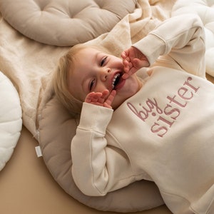 Embroidered Big Sister Sweatshirt - Baby Announcement Sweatshirt - Big Sis Top -  Older Sibling Baby Announcement- Big Sister Speckled