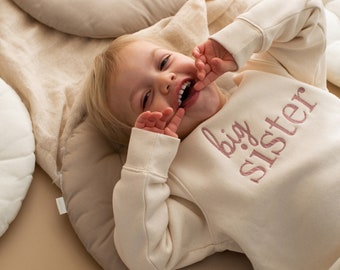 Besticktes Sweatshirt für die große Schwester - Babymitteilungs-Sweatshirt - Big Sis Top - ältere Sibling Baby-Ankündigung - Big Sister gesprenkelt