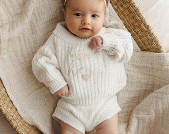 She's Here Knitted Baby Outfit Embroidered Newborn Baby Gifts Neutral Baby Gifts Boys Girls Knitted Hello World Set