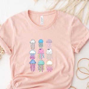 Aesthetic Jelly Fish Shirt, Ocean Tshirt, Jelly Fish Lover, Sea Creature, Beach Shirt, Jelly Fish Tshirt, Sea Animals T shirt, Gift For Her
