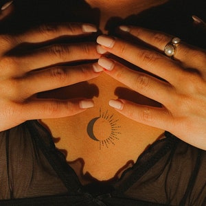 Filled Moon Sun - Natural Temporary Tattoo | 2-week tattoo | Semi-permanent tattoo