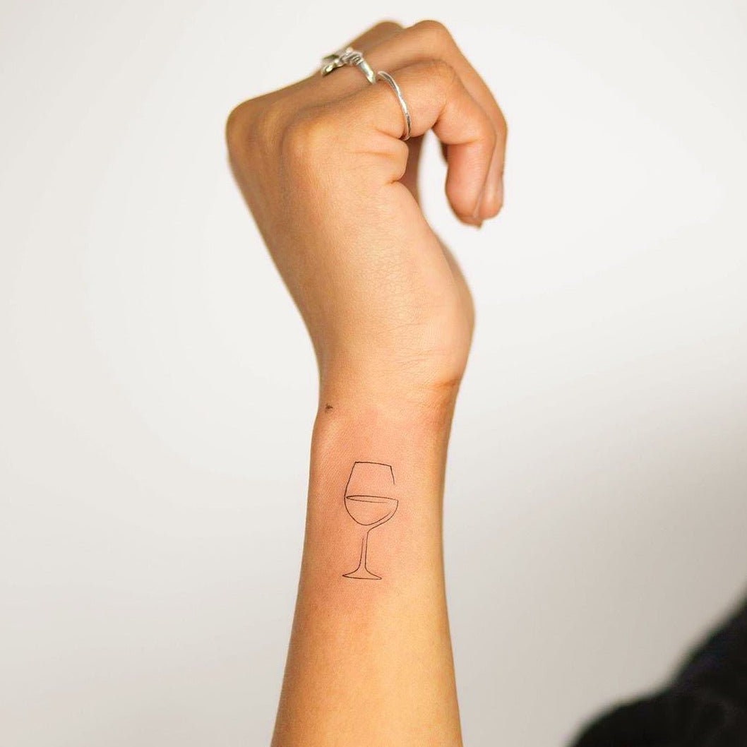 Tatouage Verre De Vin Minimaliste Wine glass tattoos - Etsy France