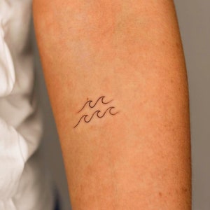 Double Wave - Natural Temporary Tattoo | 2-week tattoo | Semi-permanent tattoo