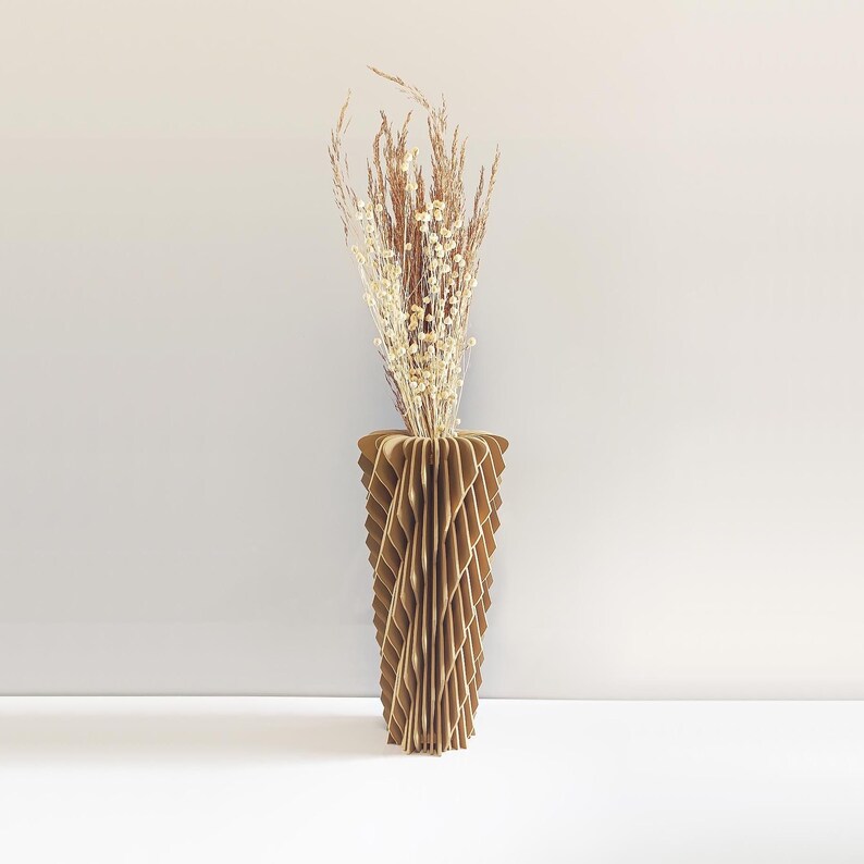 Curated visual reference: Picture Idea: Modern Geometric Wood Vase 3D Printed Eco Friendly Decor