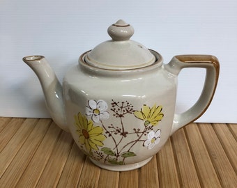 Ji Stonecrest 219 Daisy stoneware floral tea pot
