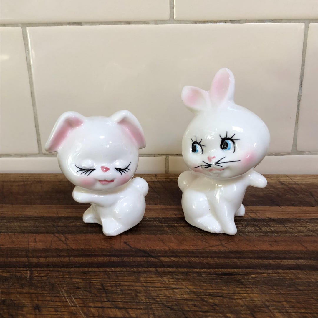* vintage figure ୨୧ * 真っ白 可愛い ひつじちゃん Vintage Anthropomorphic Cute White Rabbit Figurines - Etsy