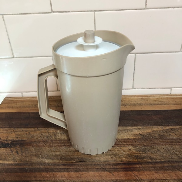 Vintage Tupperware light brown jug with white lid