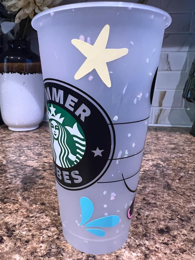 Musse Pigg Sommarmugg | Disney Vacation Starbucks Tumbler | Strandvibbar Återanvändbar 24oz Venti | Kryssningspresent Handgjord bild 3