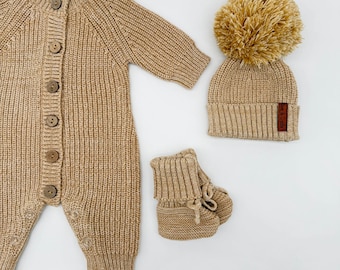 Baby Strick Overall Outfit mit Knöpfen | Kombinationsmöglichkeiten| Mütze Booties Pullover| Beige MEKO