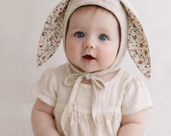 Gorro con orejas de conejo, gorro de lino con estampado floral para bebés y niños, gorro de Pascua de primavera.