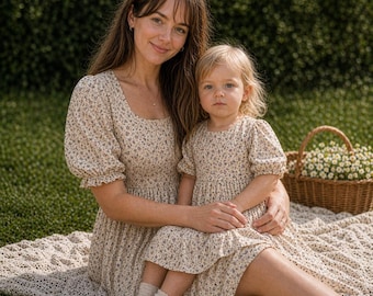 Abito floreale in stile cottagecore, taglie mamma e figlia / Maniche a sbuffo con fiocco sul retro