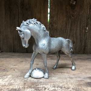 Thoroughbred Hood Ornament