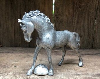 Thoroughbred Hood Ornament