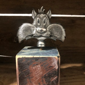 Katze-Kühlerfigur