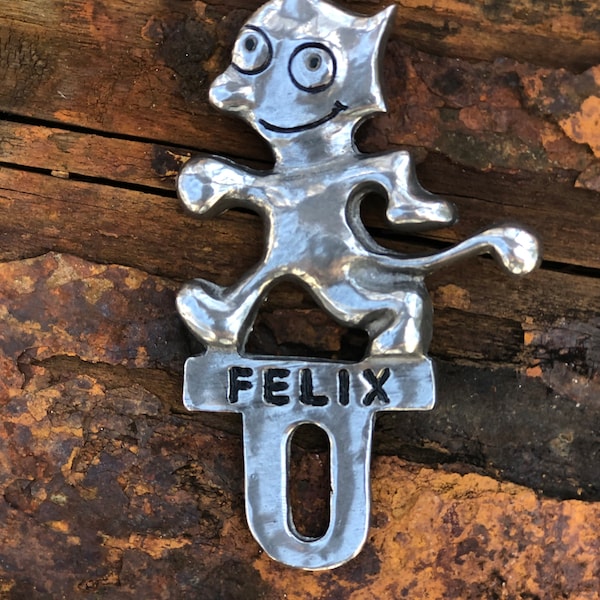 Adorno para matrícula de reproducción vintage de Felix