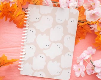 Caderno Fantasma A5 | Pasta de Argolas | Papel Pontilhado | Caderno de Desenhos | Papelaria | Escolar | Minimalista | Outono | Halloween | Estético | Bege |