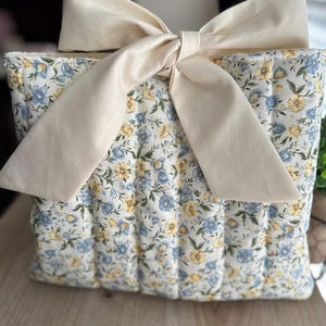 Quilted Bible Sleeve With Bow For Women | Fabric Bible Cover Handmade | Faith Inspired Gift For Christian MOM | Floral Bible Sleeve Padded