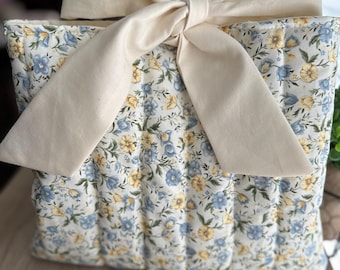 Quilted Bible Sleeve With Bow For Women | Fabric Bible Cover Handmade | Faith Inspired Gift For Christian MOM | Floral Bible Sleeve Padded