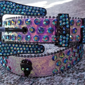 Purple Holographic Carung Texture Glass Bubble Belt – Elliot Rhodes Ltd