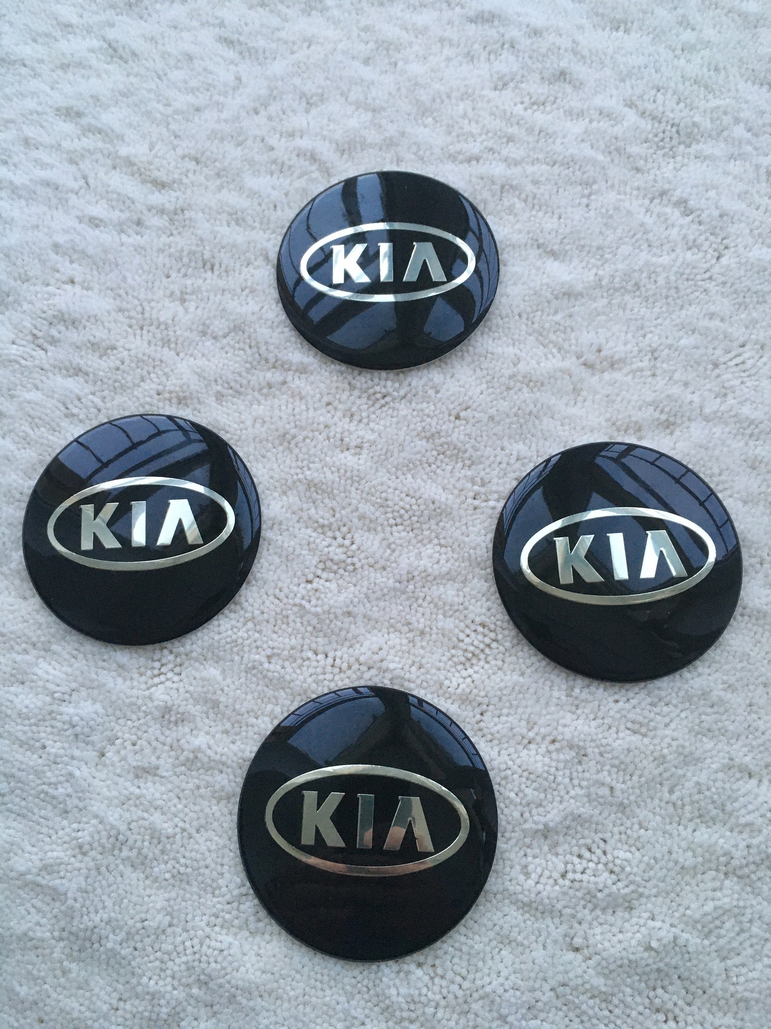 Эмблема kia black edition