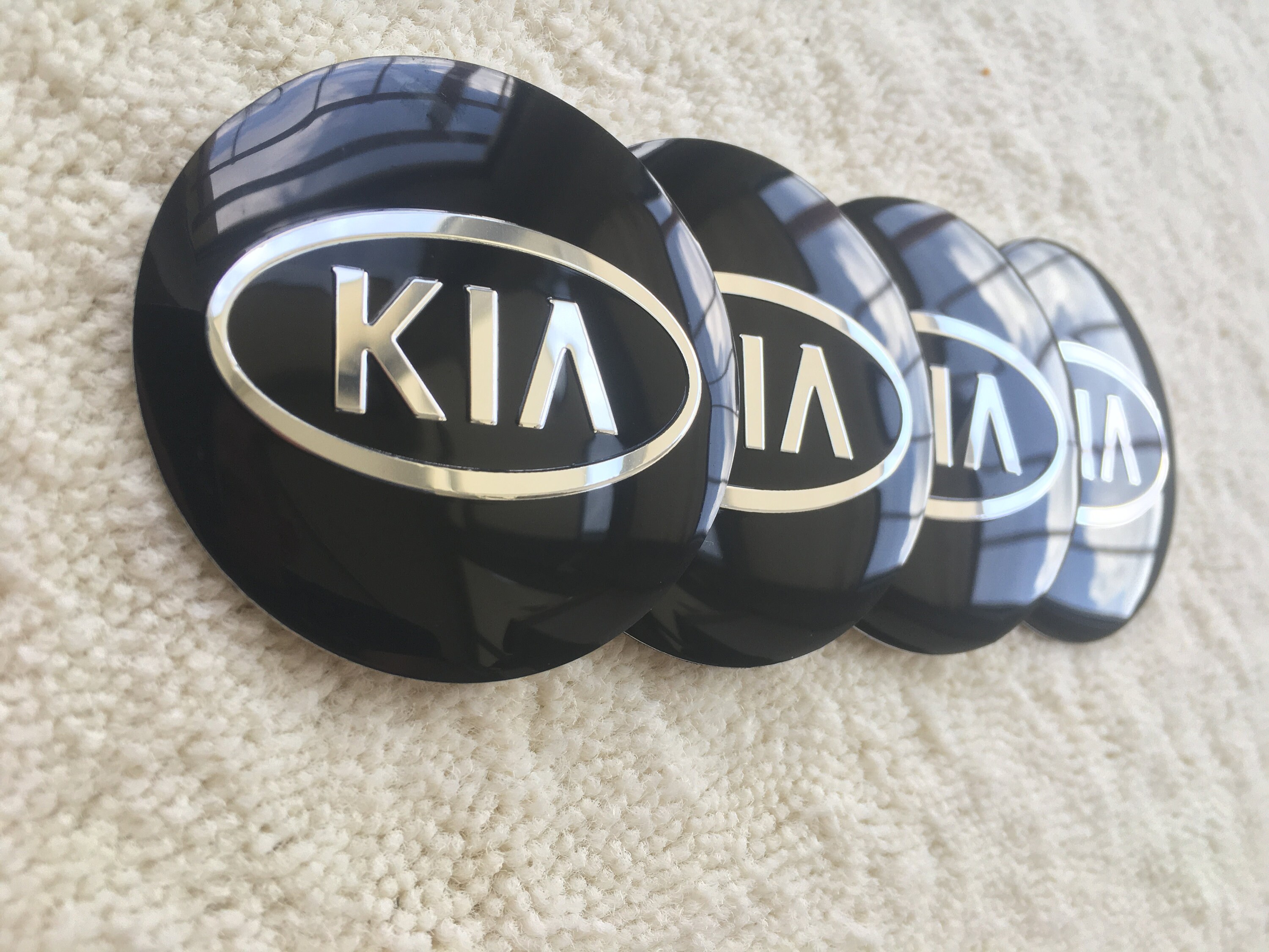 Эмблема kia black edition