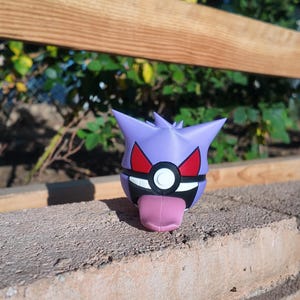 Gengar inspired pokeball design