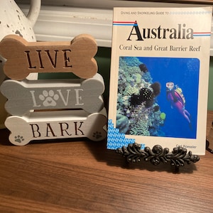 Australia Coral Sea and Great Barrier Reef by Roessler paperback book vintage 1991 Diving Snorkeling guide nonfiction ocean sport