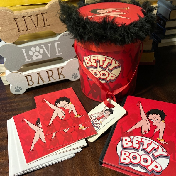 Betty Boop Gift Box Set includes journal and 6 blank cards with envelopes in round cardboard storage box with lid and ribbon handle RARE