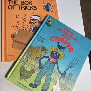 Raggedy Ann & Andy’s grow and learn library The Box of Tricks hardback Down on the Farm with Grover hardback children’s book lot 2