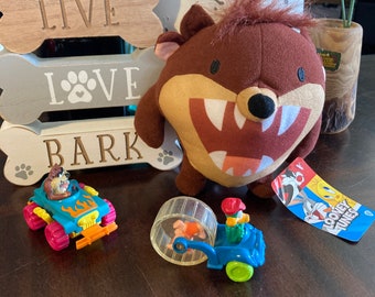 Looney Tune lot of 3 items 7” Taz plush by Toy Factory Taz plastic toy car 3” rolls vintage 1992 Daffy Duck with Porky Pig car 3.5” Warner
