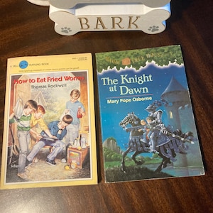 How to Eat Fried Worms by Rockwell & Magic Tree House #2 The Knight at Dawn by Osborne paperback book lot 2 older children readers vintage