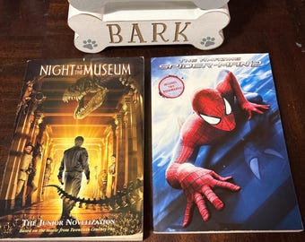 Night at the Museum & The Amazing Spider-Man 2 paperback book lot of 2 movie books children with pictures