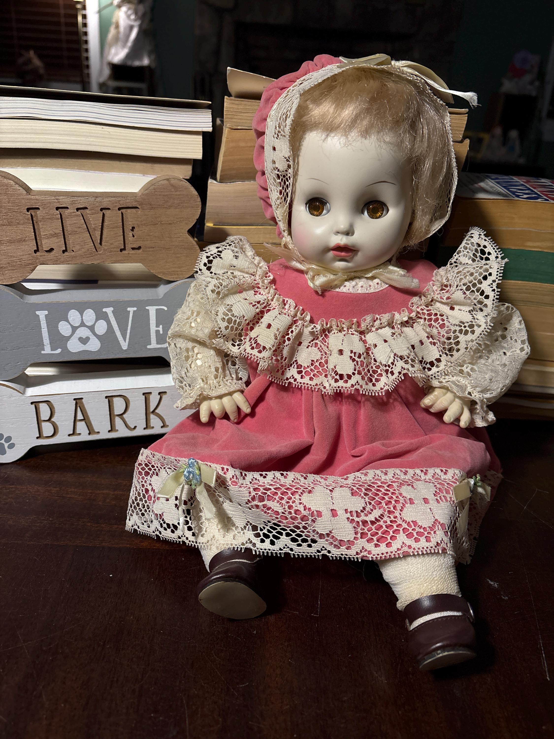 * antique baby doll ୨୧ * 小さな陶器製 の女の子 Horsman 15” Baby Doll Vintage 1969 White Pale Color Face Legs Arms